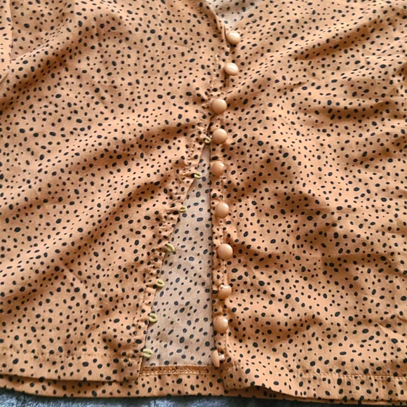 Slight Puff Sleeve Blouse - Picture 2 of 3